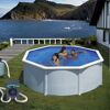 Pool mit Wärmepumpe im Garten am Meer