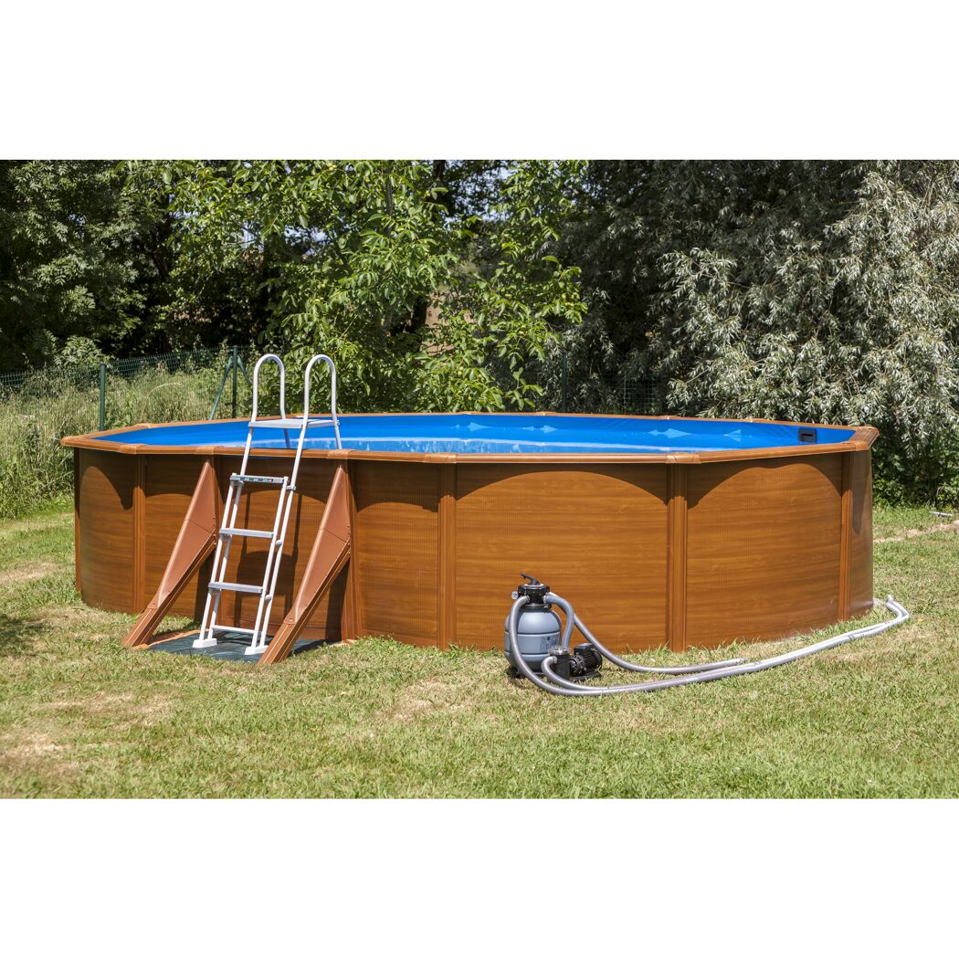 Ovaler Aufstellpool mit Holzoptik und Leiter