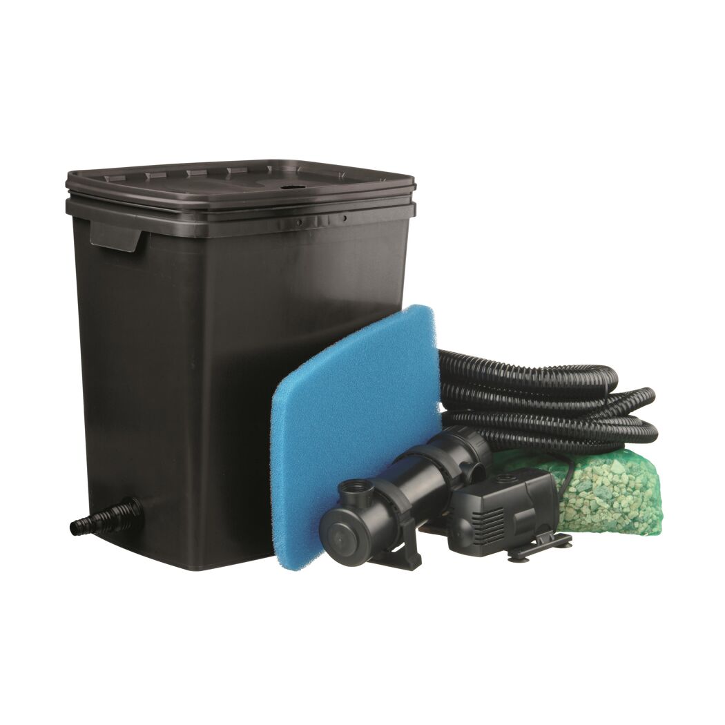 Filterset für Gartenteich bestehend aus Filter, Pumpe, Schlauch, Filterschwamm und Filtermedium.