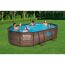 Familie im Bestway Power Steel Pool.