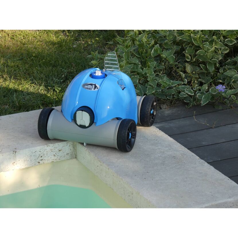 Blauer Poolroboter Orca50CL am Beckenrand