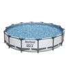 Aufstellpool Bestway Steel Pro Max mit Wasser gefüllt.
