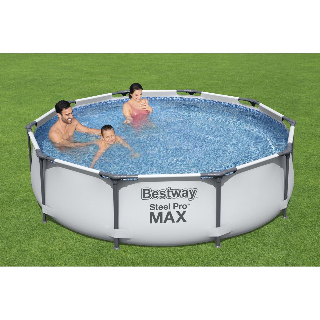 Familie im Bestway Steel Pro Max Pool
