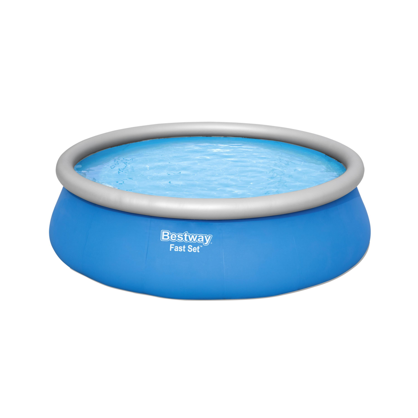 Bestway Fast Set Aufstellpool, blau mit Wasser gefüllt.