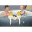 Lay-Z-Spa Getränkehalter mit zwei Getränken und Sonnenbrille