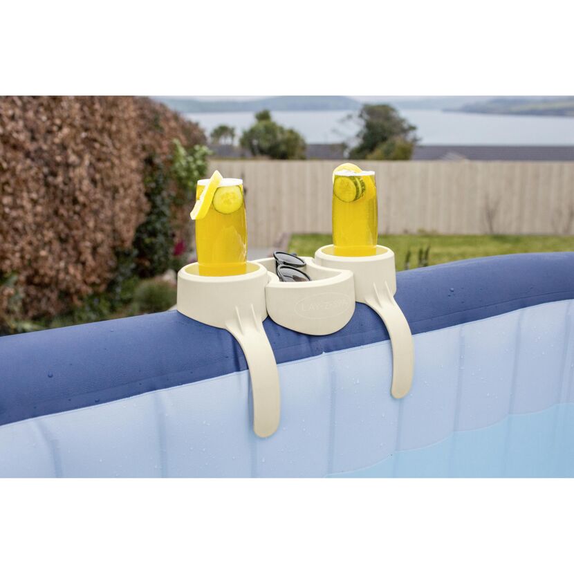 Lay-Z-Spa Getränkehalter mit zwei Getränken und einer Sonnenbrille