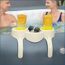 Lay-Z-Spa Getränkehalter mit Getränken und Sonnenbrille