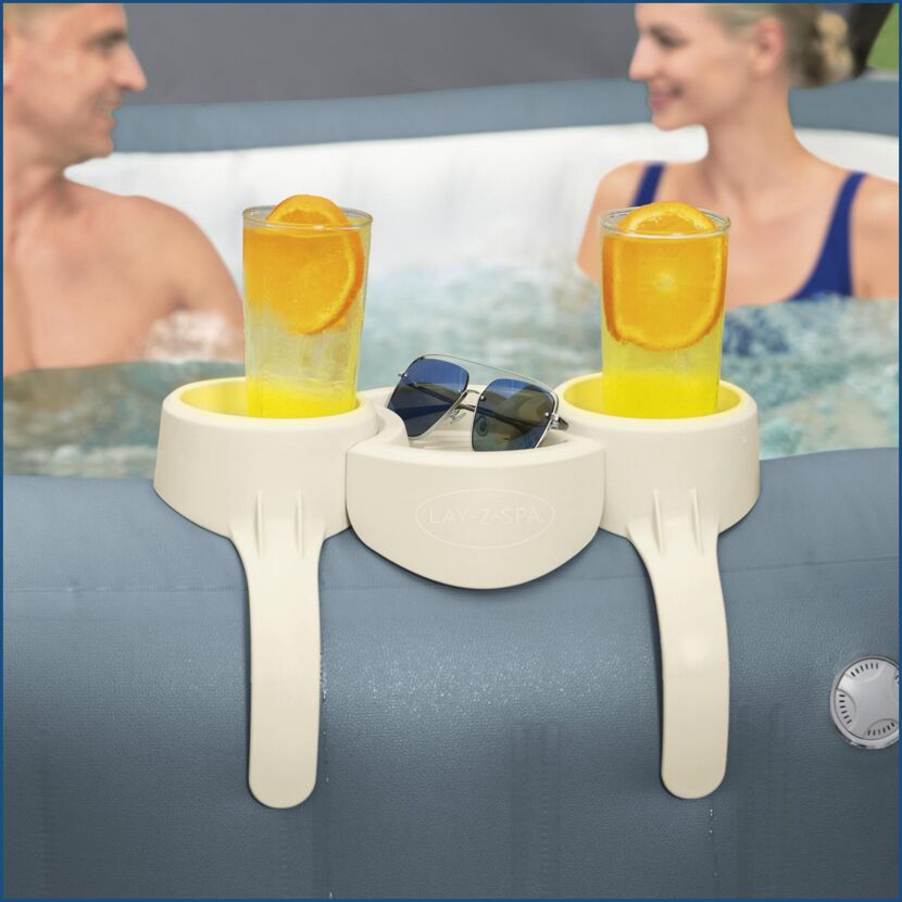 Lay-Z-Spa Getränkehalter mit Getränken und Sonnenbrille