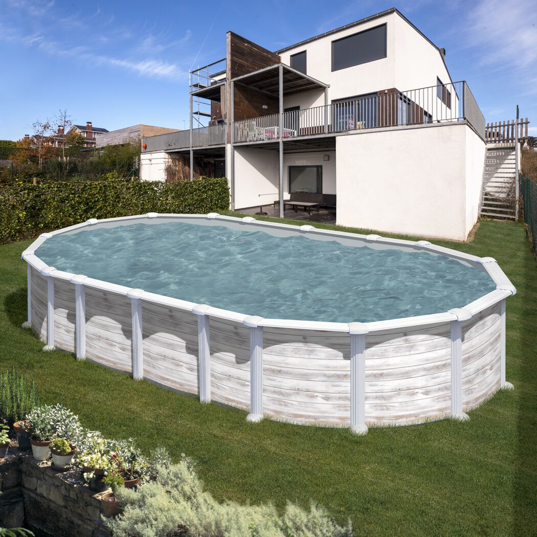 Ovalpool NORDIC mit Holz-Optik im Garten
