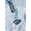Elektrischer Poolreiniger im Pool