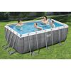 Familie im Bestway Power Steel Pool