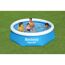 Familie im Bestway Fast Set Pool