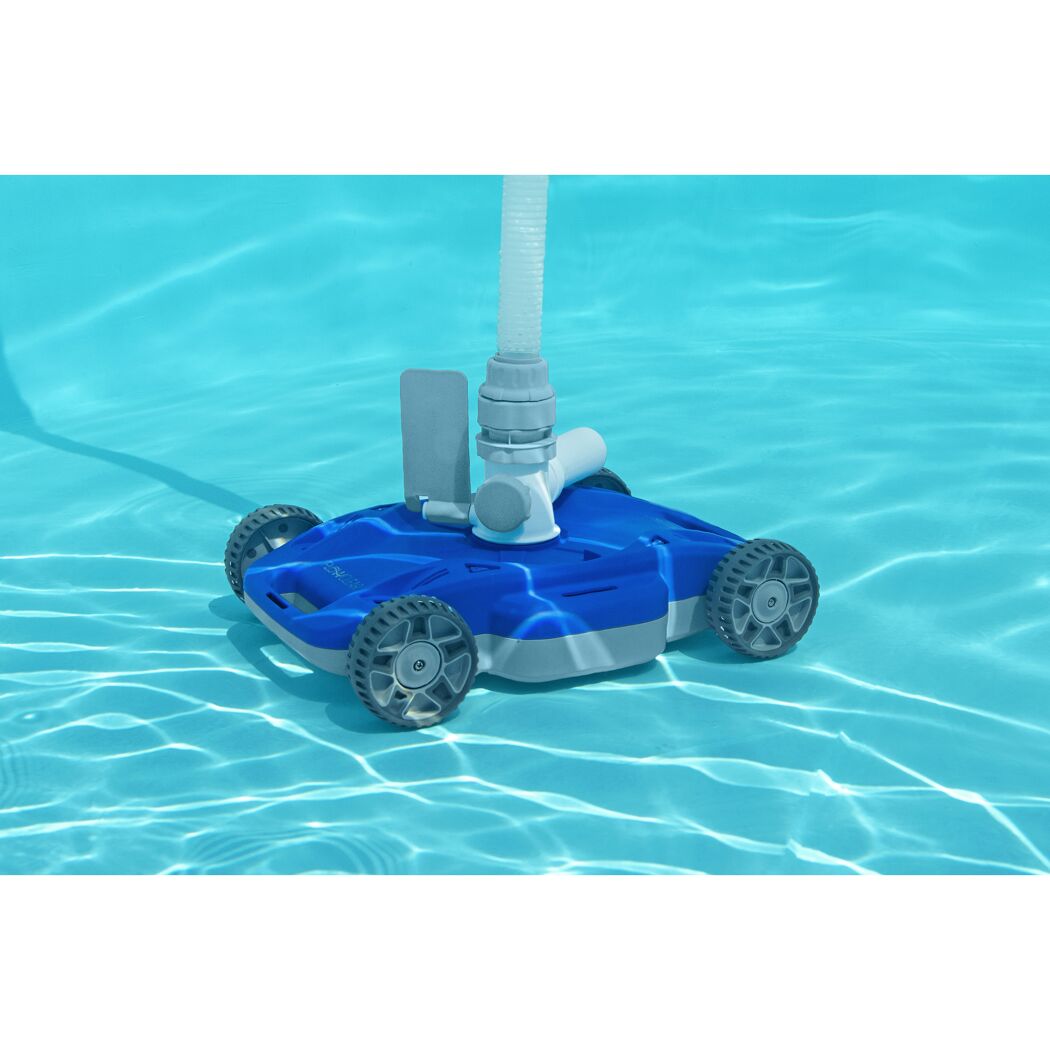 Poolreinigungsroboter im Pool