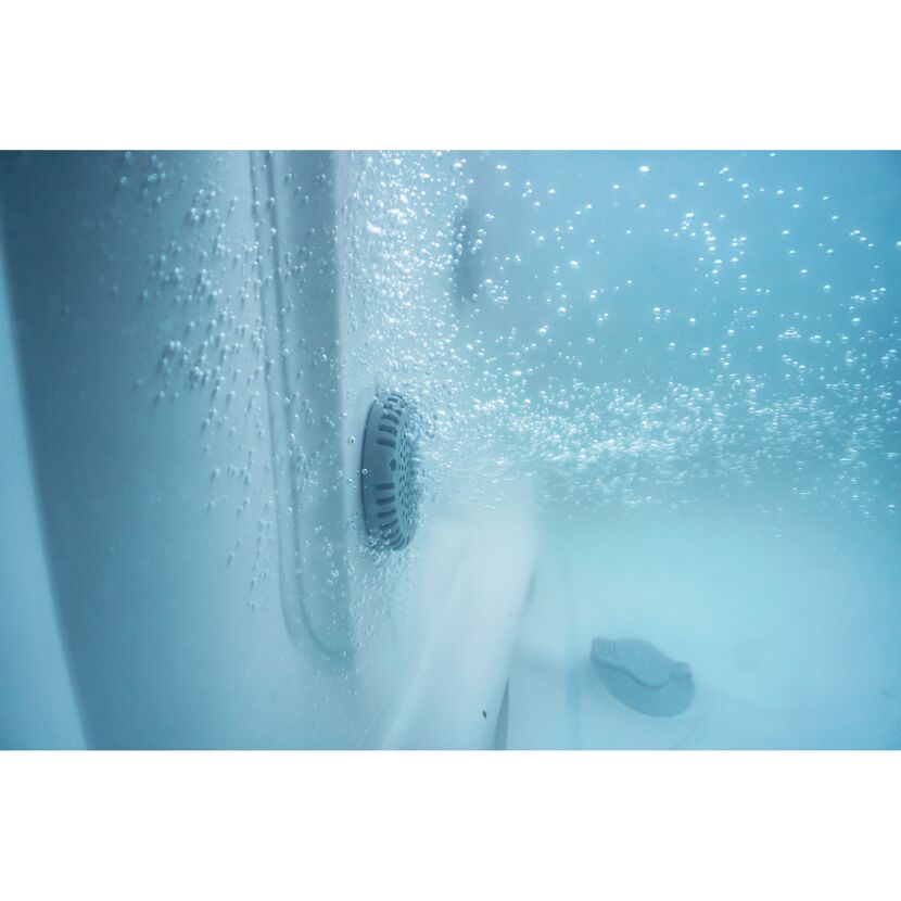 Whirlpool mit sprudelndem Wasser