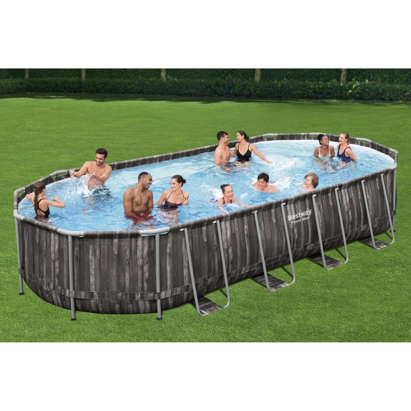 Bestway Power Steel Pool mit mehreren Personen