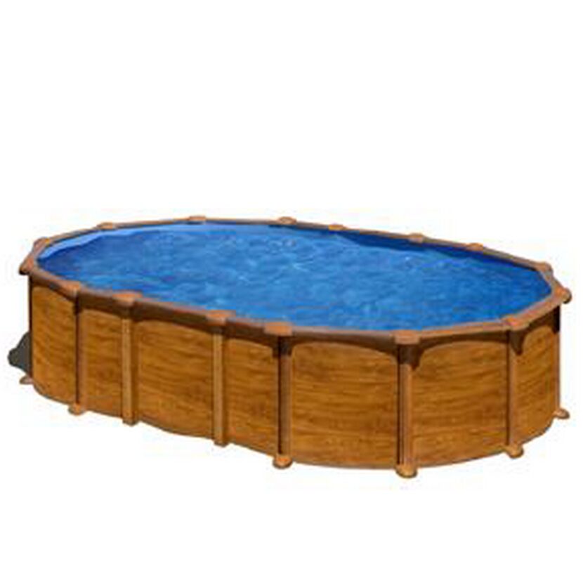 Ovaler Pool in Holzoptik mit blauem Wasser gefüllt.