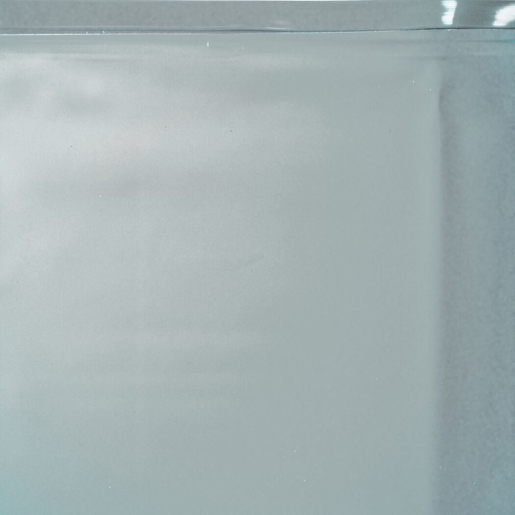 Schwimmbad mit Wasser gefüllt