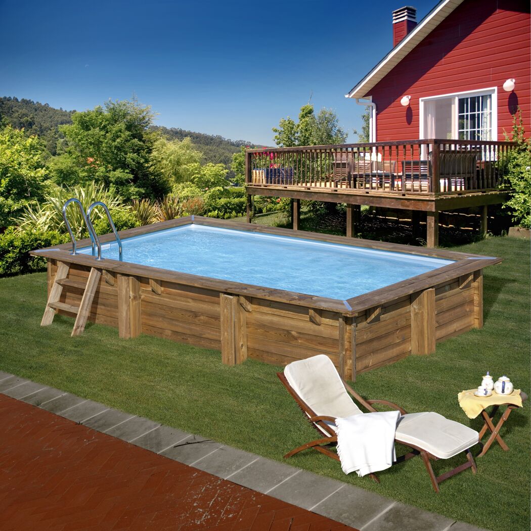 Holzpool MARBELLA 2 im Garten mit Liegestuhl