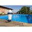 Blue Connect Go Wasseranalysegerät am Poolrand
