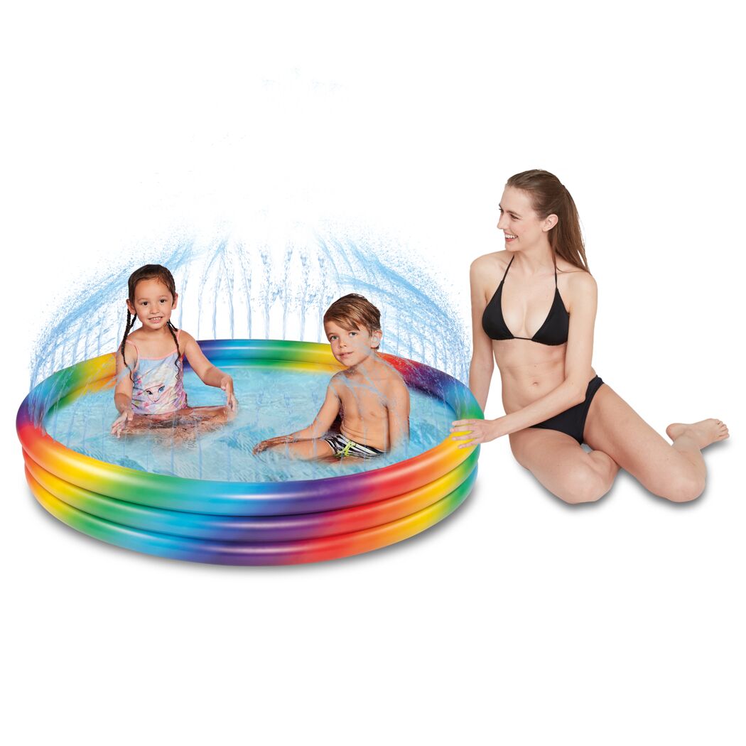 Zwei Kinder in einem Planschbecken mit Sprinkler