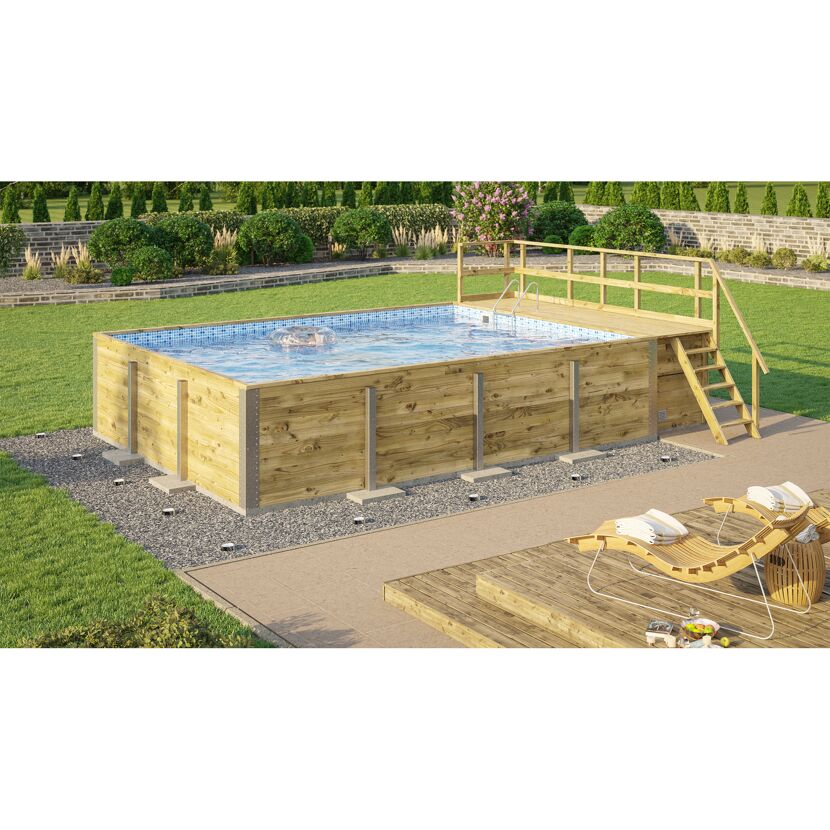 Rechteckiger Holzpool im Garten