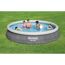 Familie im Bestway Fast Set Aufstellpool