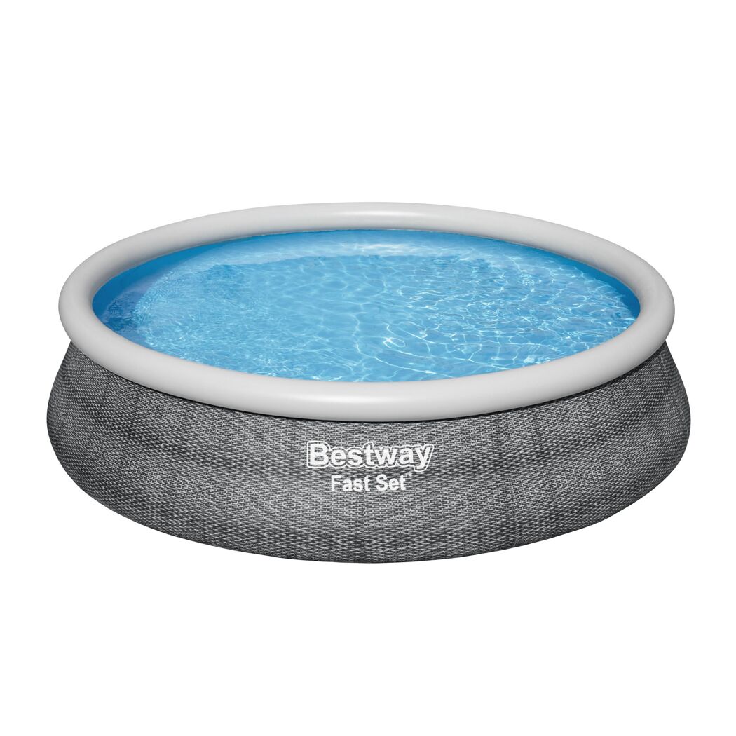 Bestway Fast Set Aufstellpool mit Wasser gefüllt