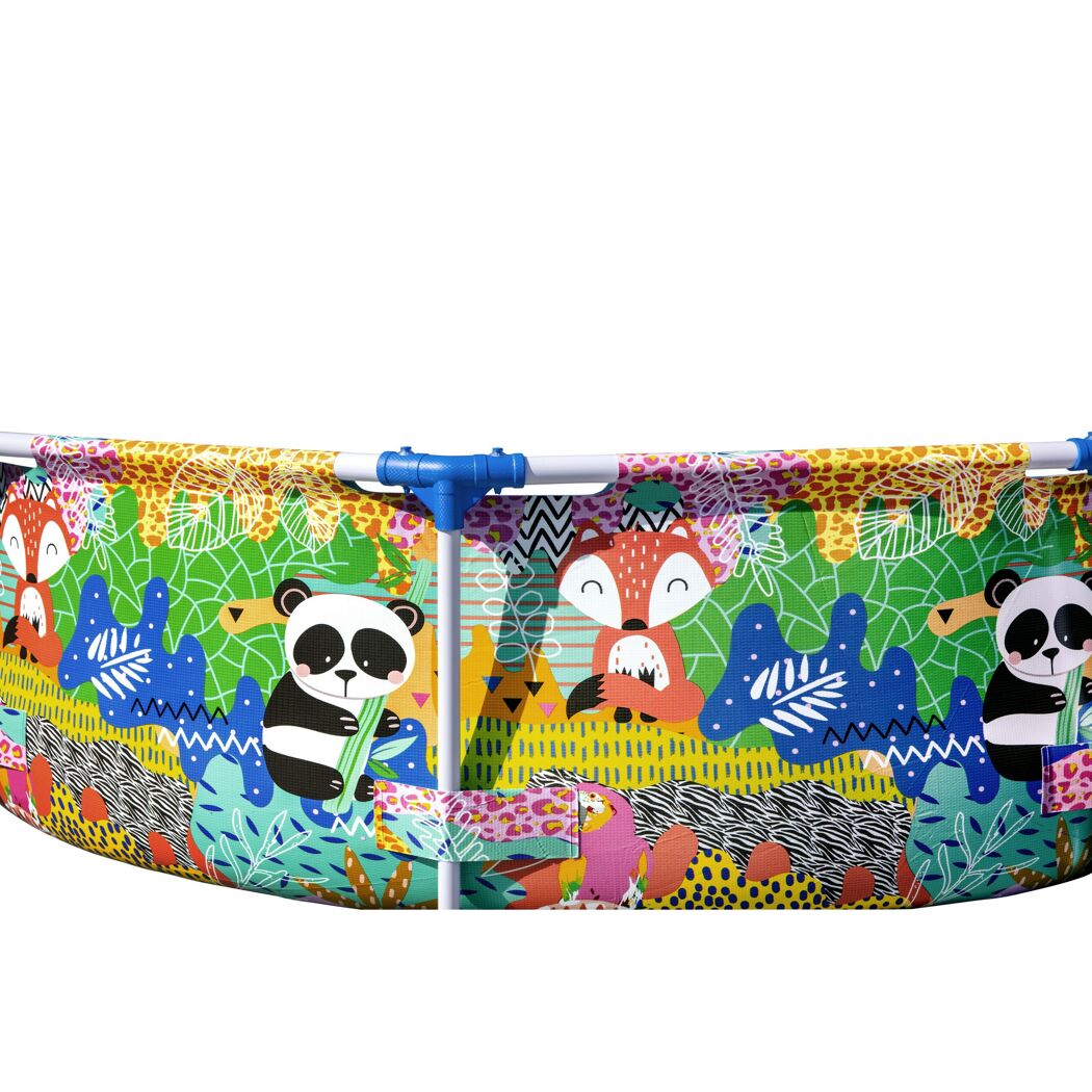 Bunter Kinderpool mit Dschungelmotiv.