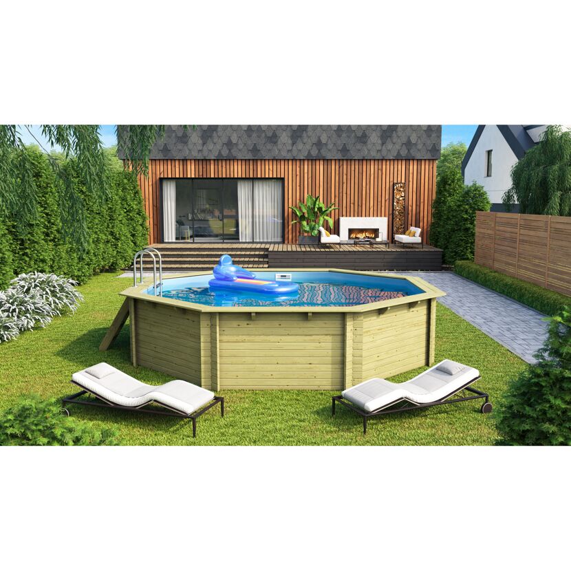 Achteckiger Holzpool im Garten