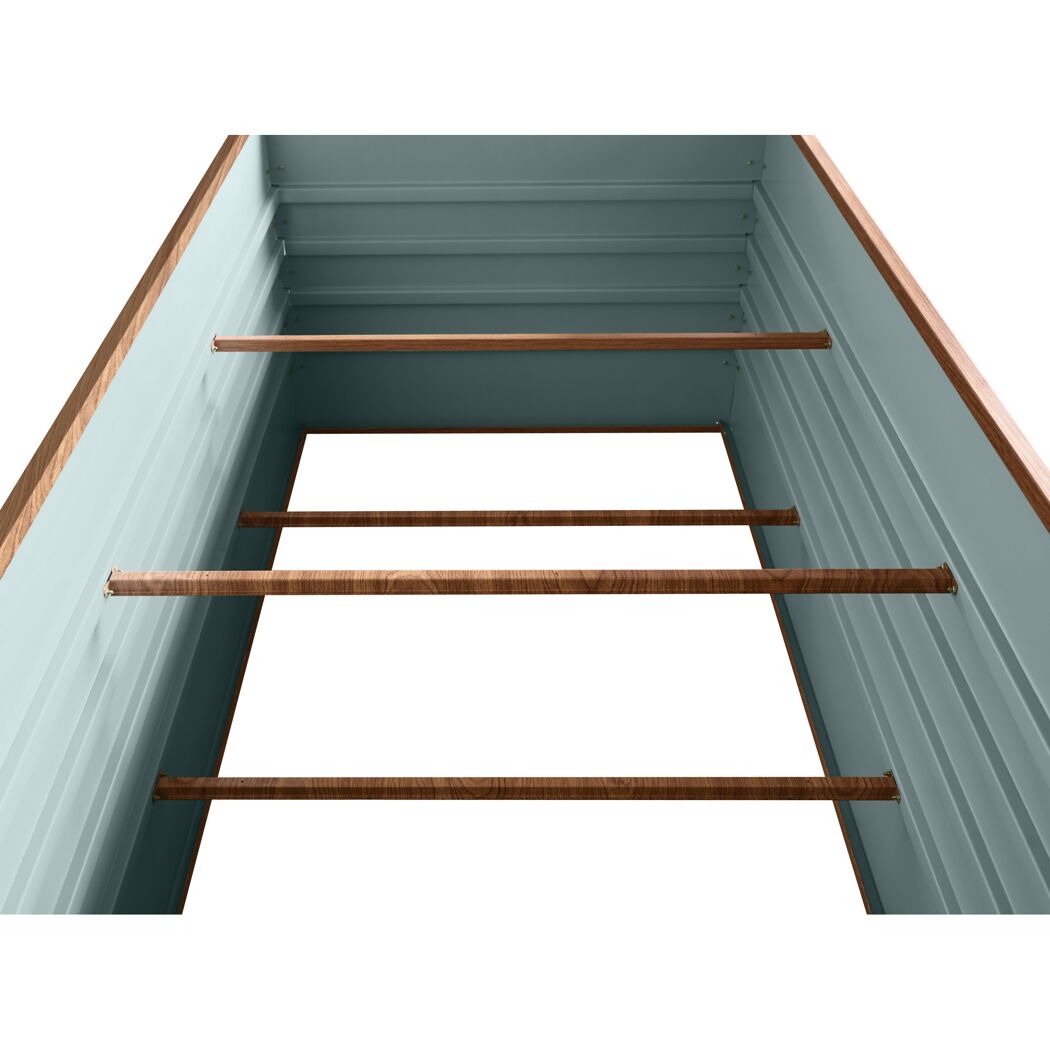 Blick in das Innere eines Hochbeets