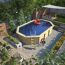 Achteckiger Pool im Garten mit Holzterrasse