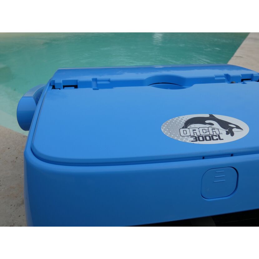 Blauer Poolroboter Orca 300CL
