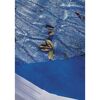Blaue Sommerabdeckplane mit Laub