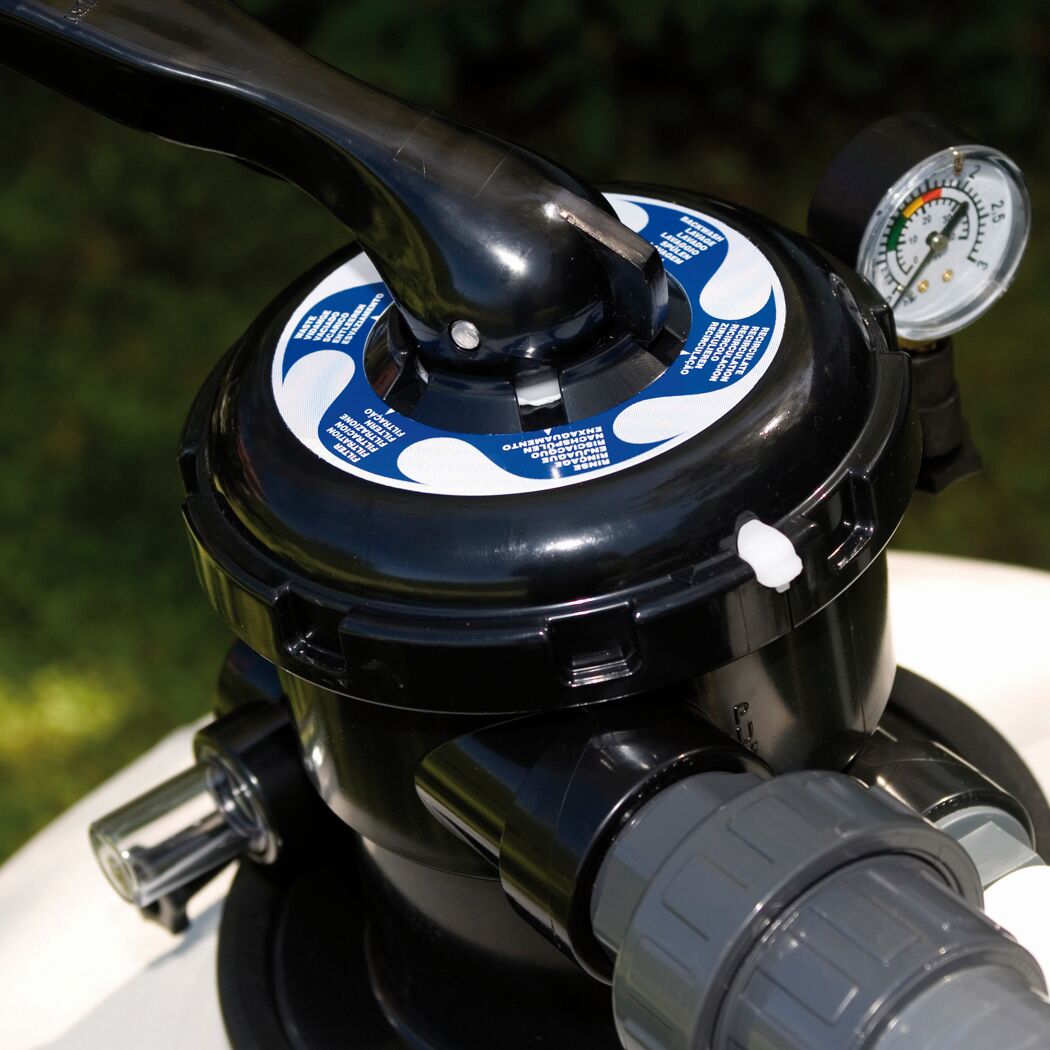 Ventil eines Sandfilters mit Manometer