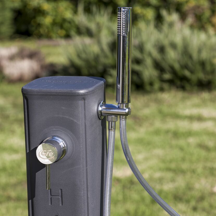 Solardusche mit Brausekopf und Fußhahn