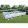 Personen planschen im Bestway Power Steel Frame Pool.