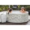 Familie im Lay-Z-Spa Vancouver