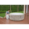 Person beim Aufbau eines Whirlpools Lay-Z-Spa Madrid