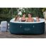Familie im aufblasbaren Whirlpool Lay-Z-Spa Ibiza