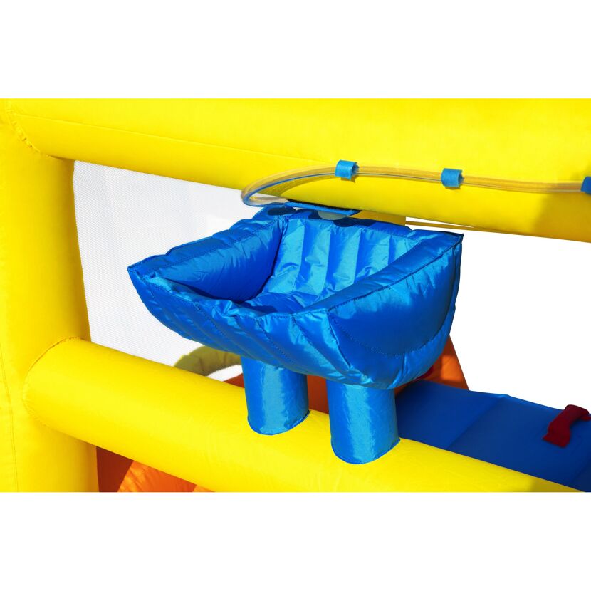 Blaue Wasserrutsche für eine aufblasbare Hüpfburg