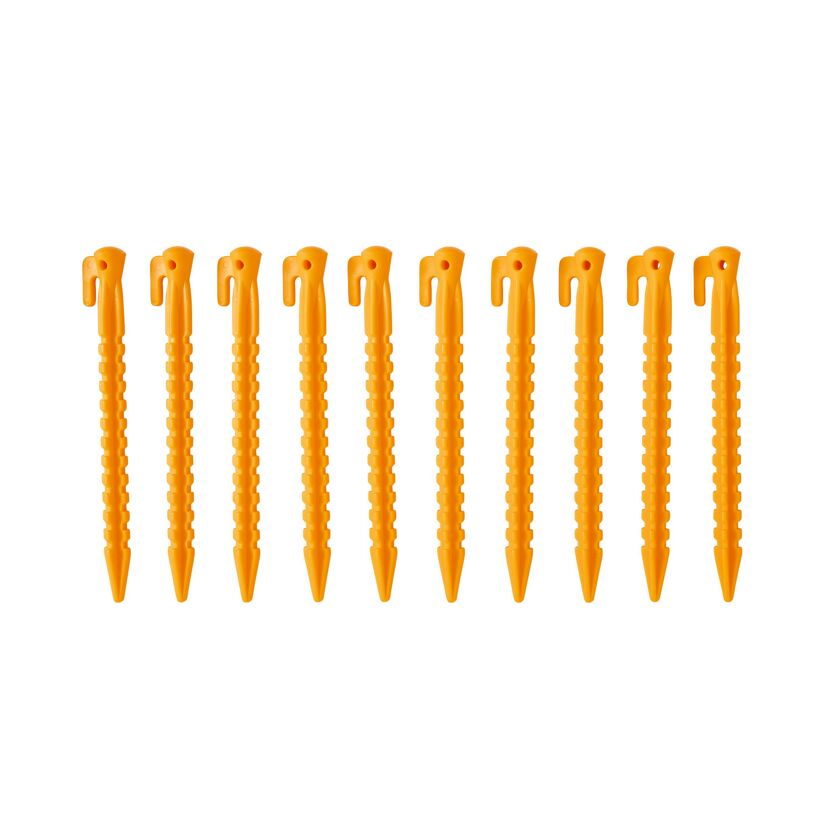 Zehn orangefarbene Heringe in einer Reihe.