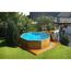 Achteckiger Holzpool mit Holzpodest und Leiter