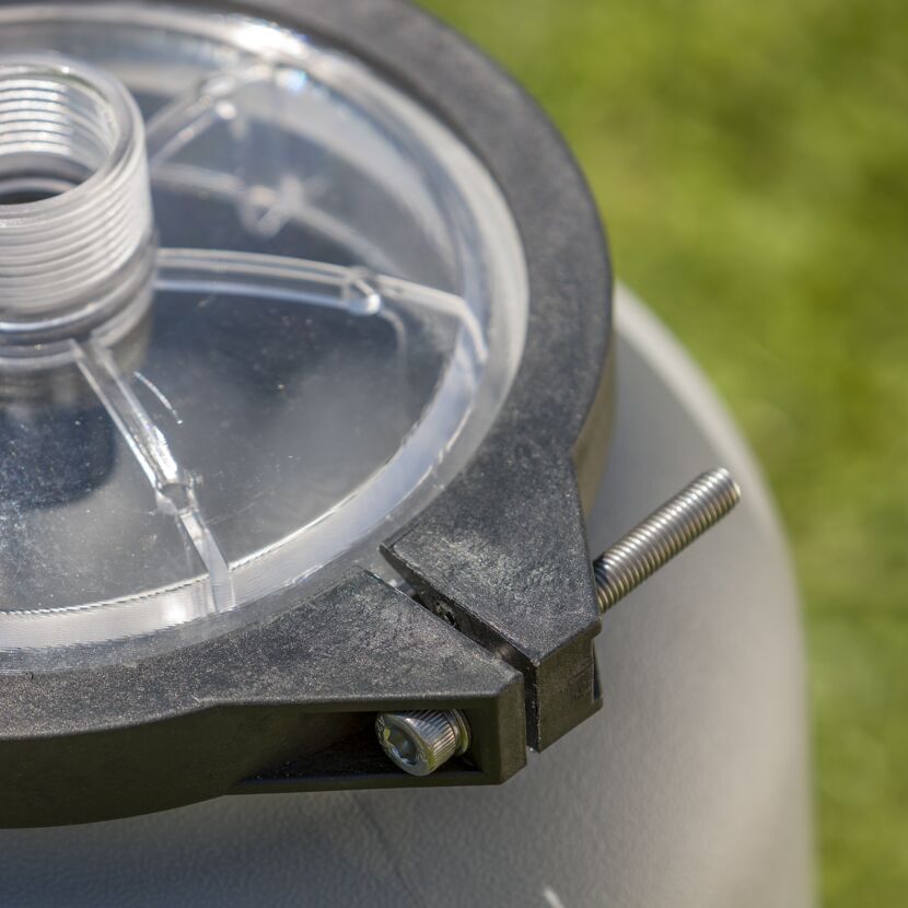 Verschluss eines Aqualoon-Filters mit zwei Schrauben