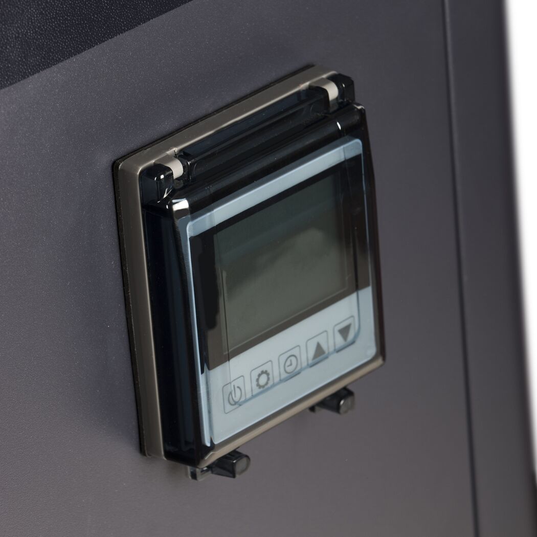 Bedienfeld mit Display und drei Tasten.
