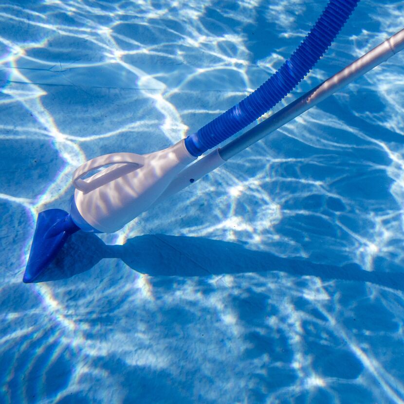 Poolreiniger im Pool