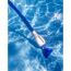 Poolreiniger im Pool