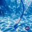 Poolreiniger Little Vac im Pool