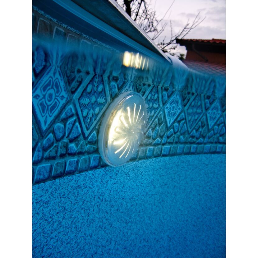 LED-Poolbeleuchtung unter Wasser