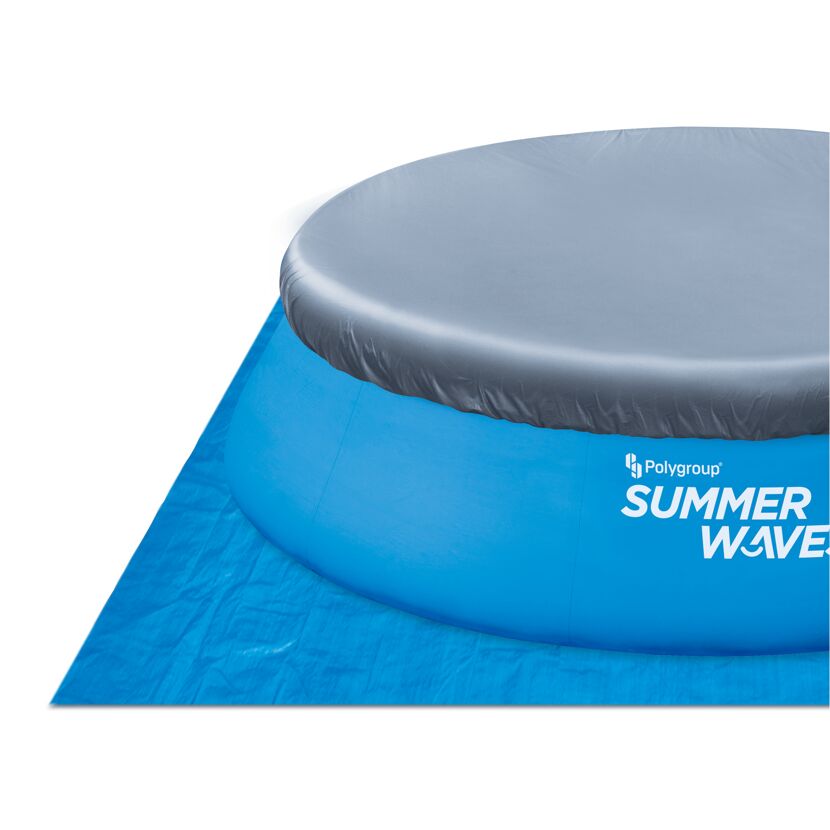 Abgedeckter blauer Rundpool mit blauer Poolplane