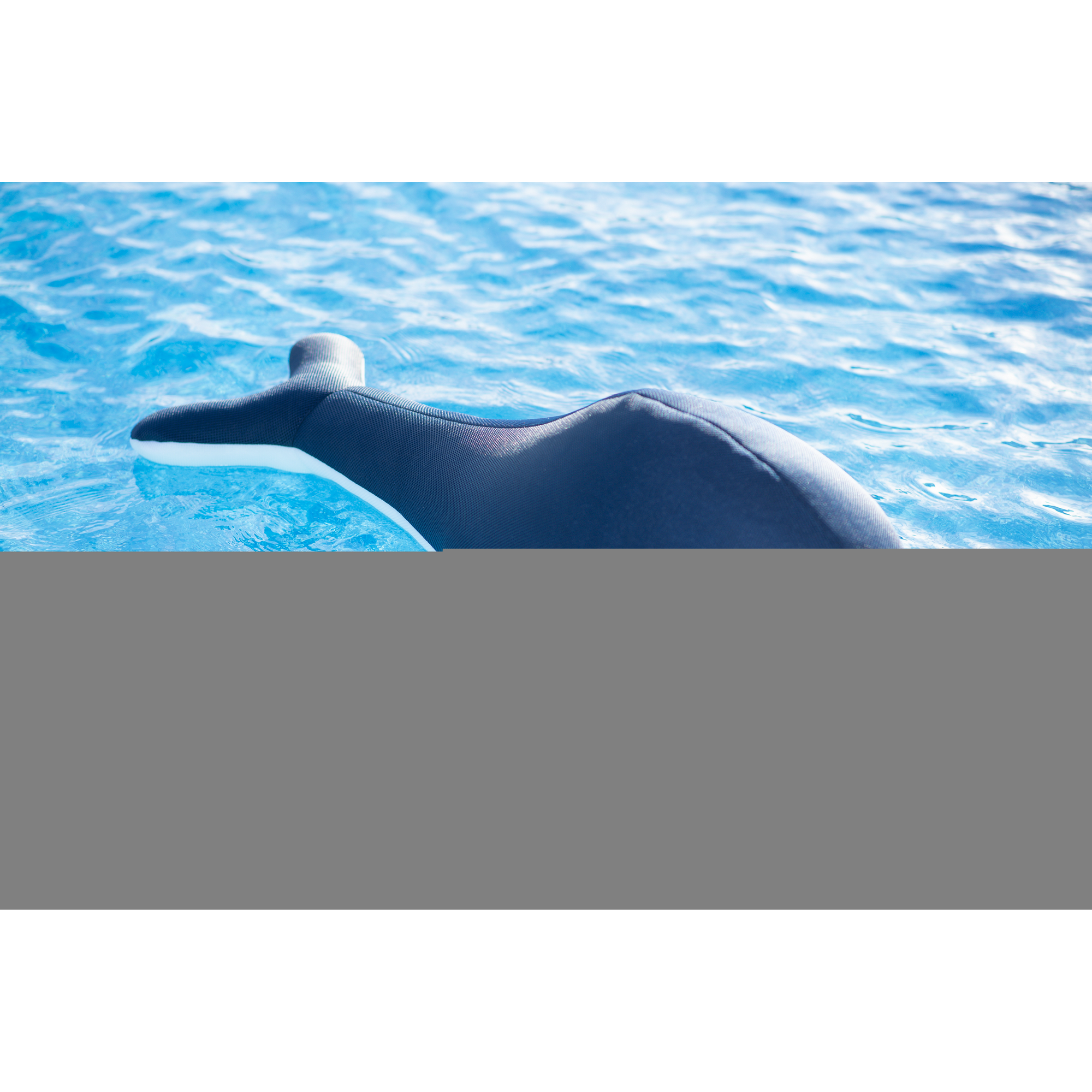 Schwimmtier 'Buddy Wal' blau Textil 50 x 104 x 38 cm